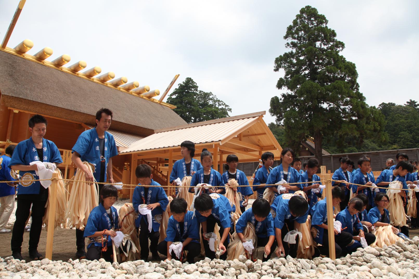 Oshirai-mochi Festival (July-August 2033)